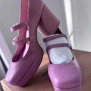 Charlotte Stone Buzzy Mary Jane’s